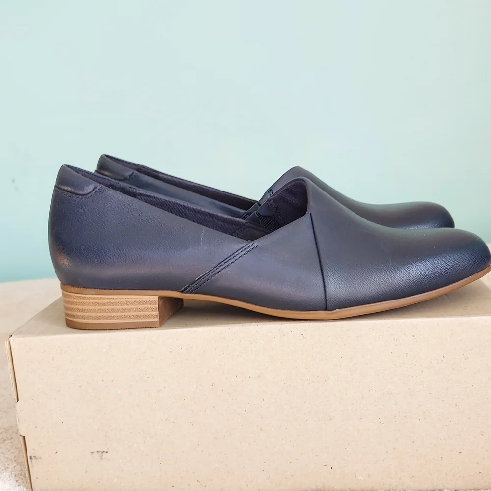 Clarks Juliet Palm Navy Blue Loafers Women's Size 8 Brand New In Box